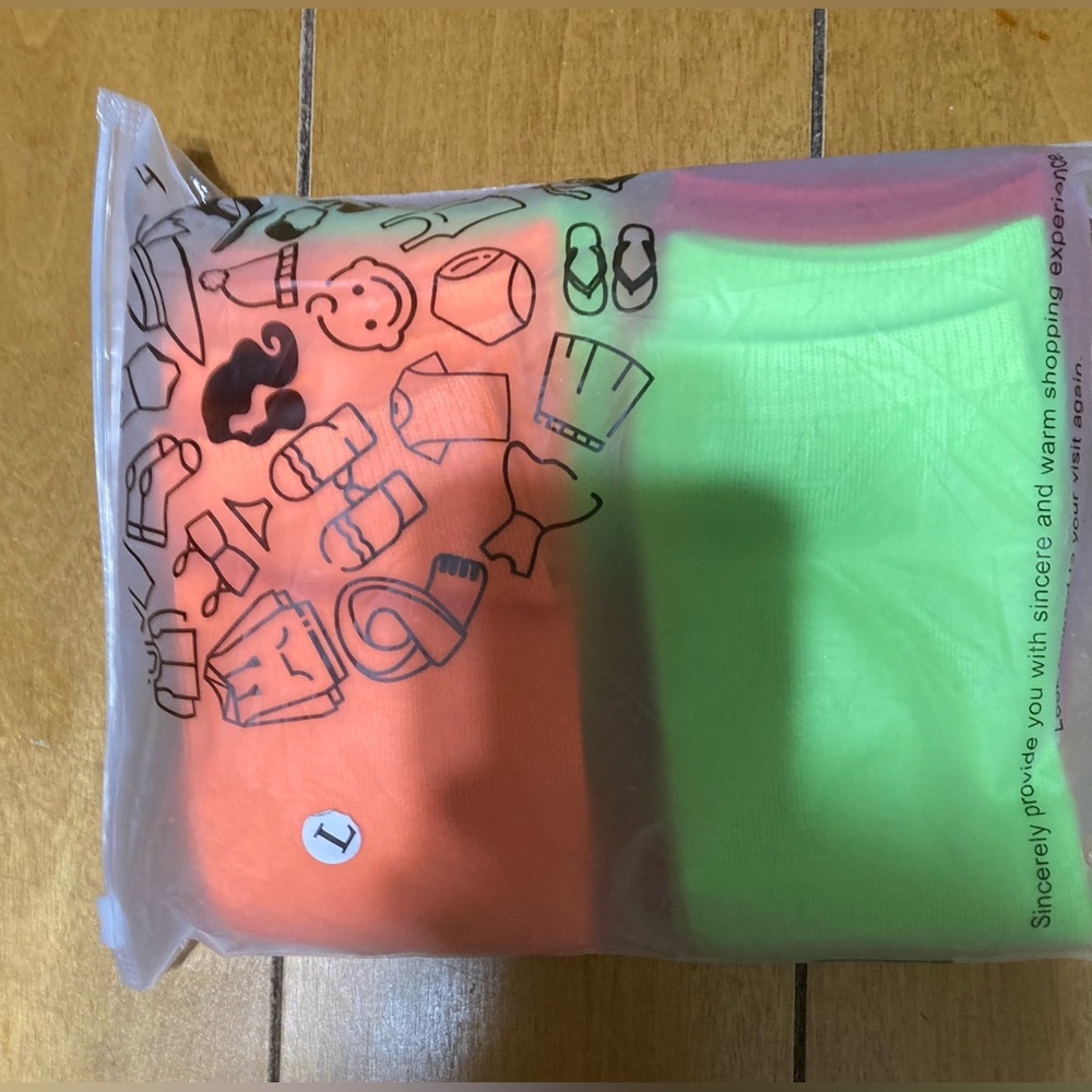 NWT American Trends Kids Size Large Neon Orange, Green and Red Socks (6 Pair)